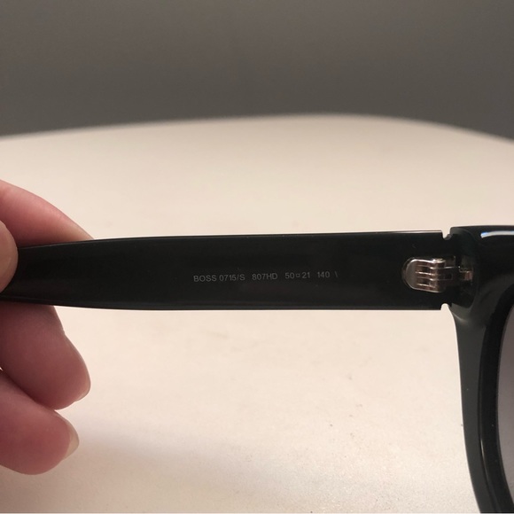 Hugo Boss women’s sunglasses - Picture 7 of 8